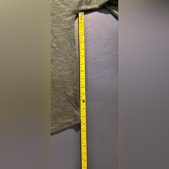 Women's Green Size Medium V Neck Zip Front Long Sleeve Tunic Top SKU 7 - Picture 7 of 9